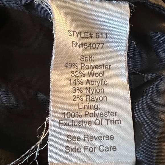 CAbi All Tied Up Wool Blend Green, Black, and Grey Plaid Vest in Size Medium - Picture 9 of 10